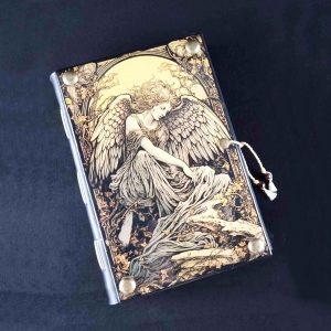 Caderno costurado com capa em madeira Anjo