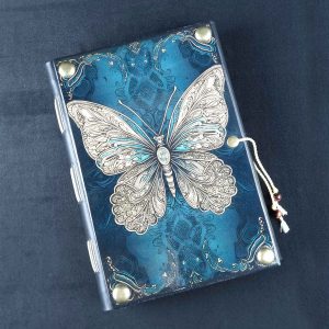 Caderno costurado com capa em madeira Borboleta 05