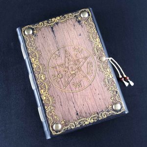Caderno costurado com capa em madeira Pentagrama 02